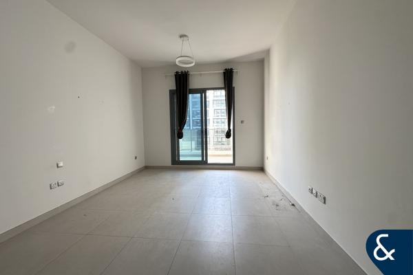 Vacant Now | Studio | Great Location