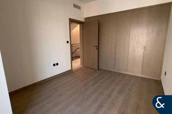 Corner unit | Single row | South Facing