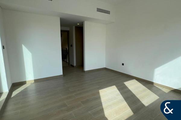 Corner unit | Single row | South Facing