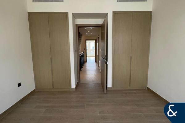 Corner unit | Single row | South Facing