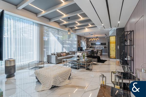 EXCLUSIVE | CUSTOM 5 BED | ONE OF A KIND