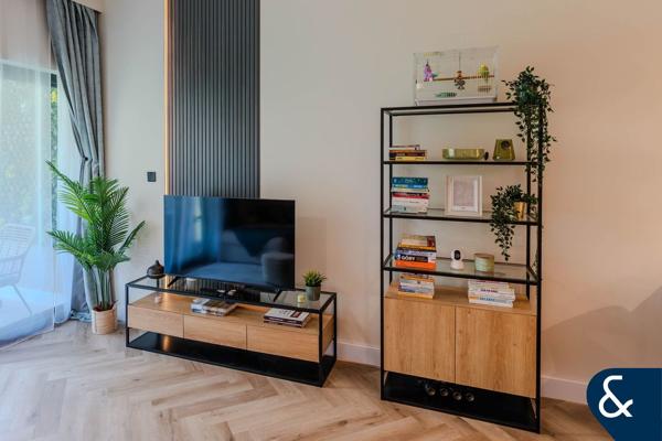 1 Bedroom | Upgraded | Vacant on Transfer