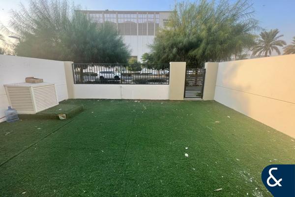 Single Row | Landscaped | Vacant