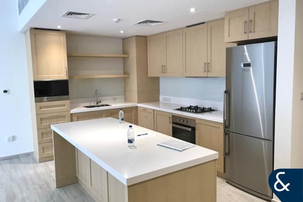 Vacant Soon | Pool View | Ellington |2 Bed