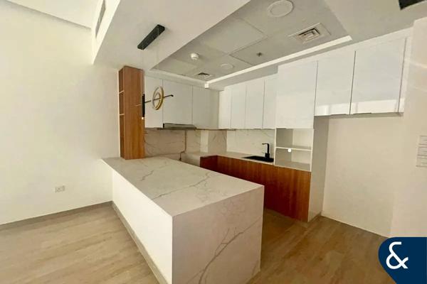 Modern 1BR Apartment in The East Crest JVC