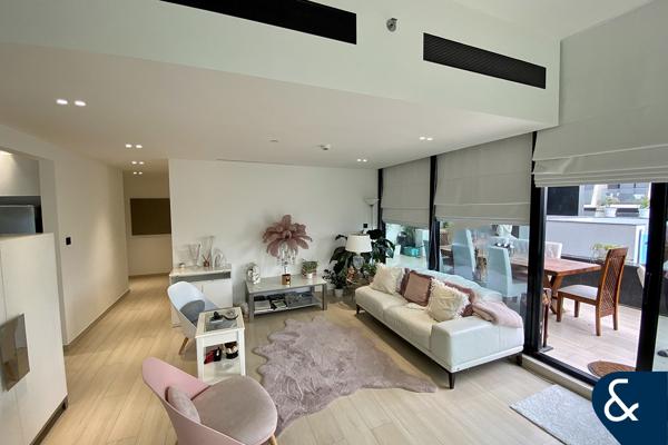 Penthouse | Vacant | Private Rooftop Pool