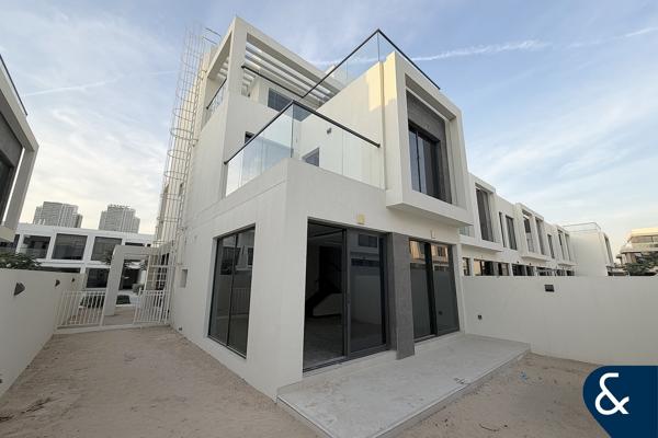 5 Bed (inc Games Room) | Corner Unit | New