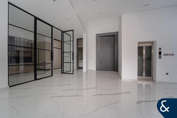 Vacant Now | Huge Plot | Single Row