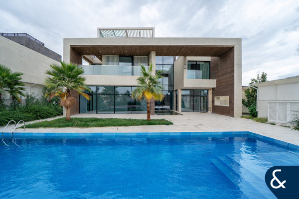 Vacant Now | Huge Plot | Single Row