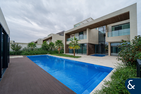 Vacant Now | Huge Plot | Single Row