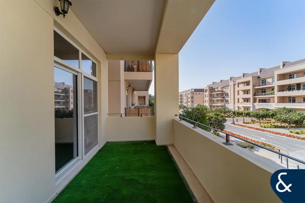 One Bed + Study | Fully Upgraded | Corner