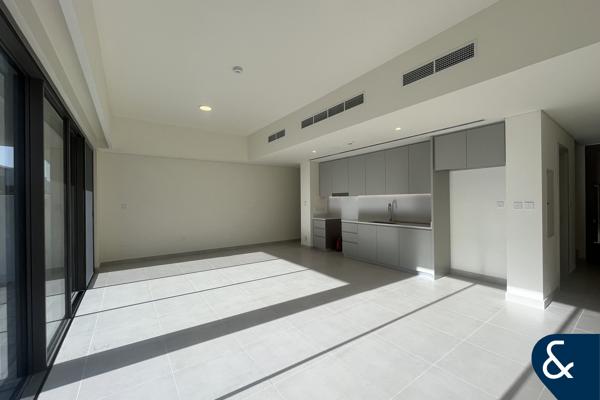 Middle Kitchen | Bold Style | Landscaped