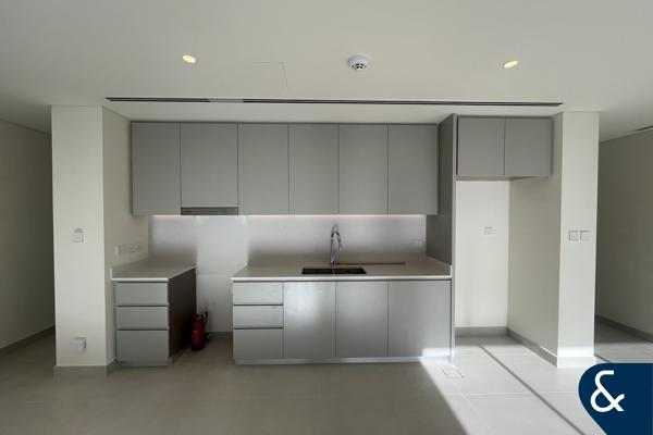 Middle Kitchen | Bold Style | Landscaped