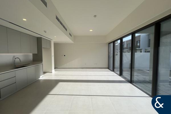 Middle Kitchen | Bold Style | Landscaped