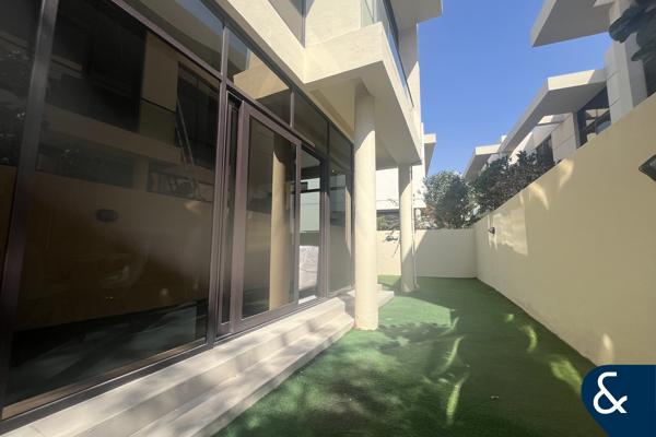 End Unit | 3 Bedroom plus maid | Unfurnished