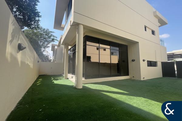 End Unit | 3 Bedroom plus maid | Unfurnished