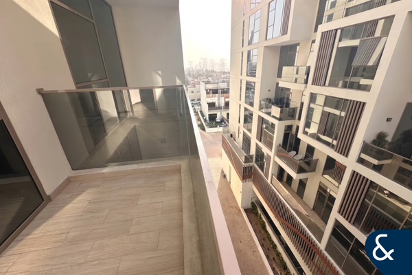 Vacant | Fully Furnished | Luxury 2 Bed |