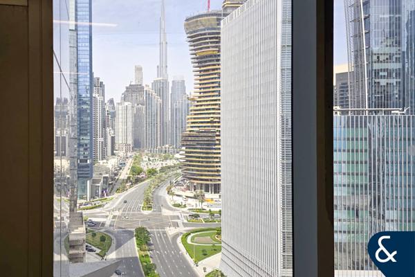 Fitted Unit | Semi-Furnished | Mid Floor