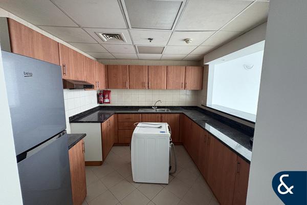 Vacant | 12 Cheques Available | Large Layout