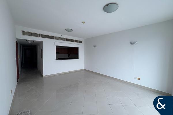 Vacant | 12 Cheques Available | Large Layout