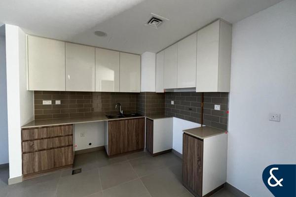 Single Row | Open Plan | Available 1st Feb