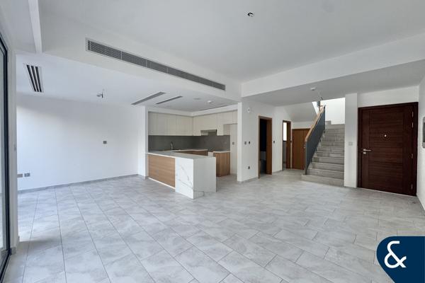 Close to Pool | Near Bolt Hole | Landscaped