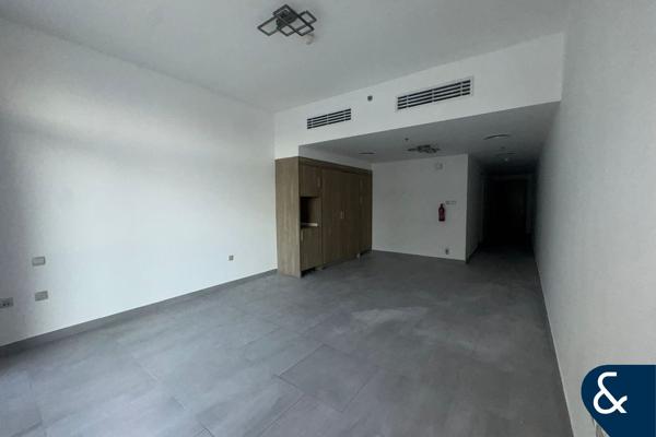 Modern Studio | Hidden Kitchen | Vacant