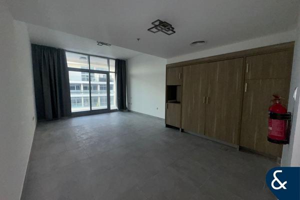 Modern Studio | Hidden Kitchen | Vacant