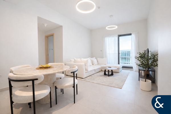 VOT | High Floor | Close to Park | Pool View