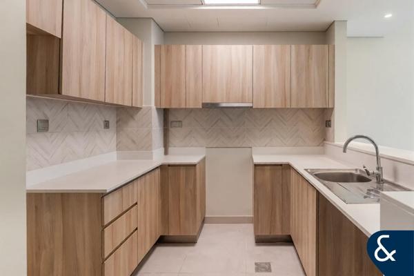 2 BED | HIGH FLOOR | GREAT LOCATION