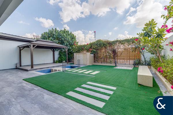 Fully Upgraded Turnkey Vacant Twin Villa