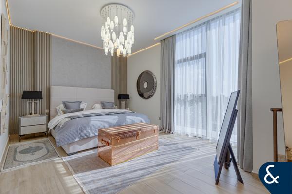 Upgraded | Turnkey |  Vacant Twin Villa