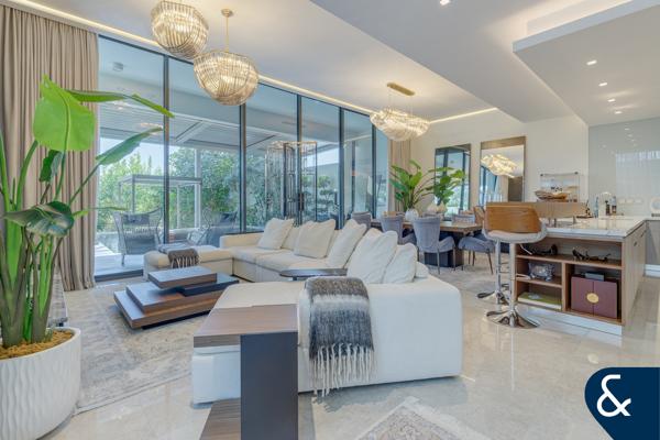 Upgraded | Turnkey |  Vacant Twin Villa