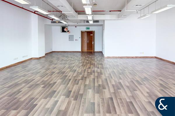 Fitted | Prime Location | 2 Parkings