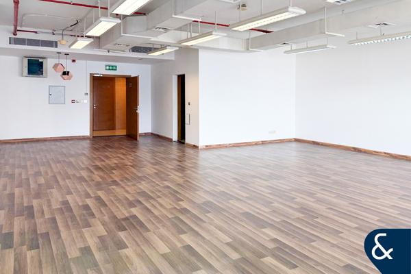 Fitted | Prime Location | 2 Parkings