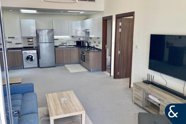 Spacious 1 Bed | V.O.T | Close to Metro