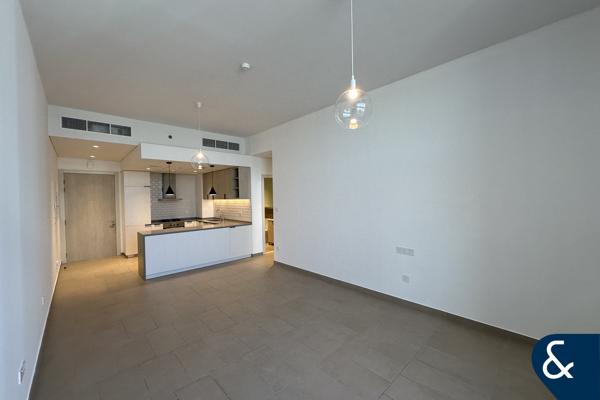 ELLINGTON CLASS | VACANT NOW | HIGH FLOOR