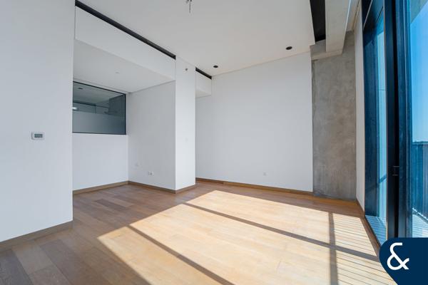 Studio | Vacant | Rare To Market | High End