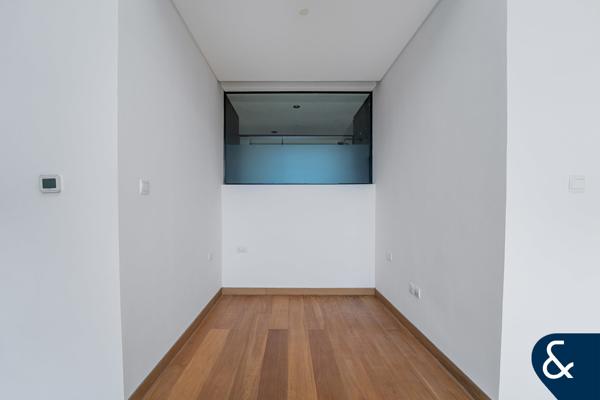 Studio | Vacant | Rare To Market | High End