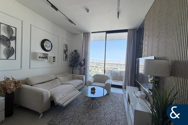 Pool View | 12 Cheques | Ready To Move In