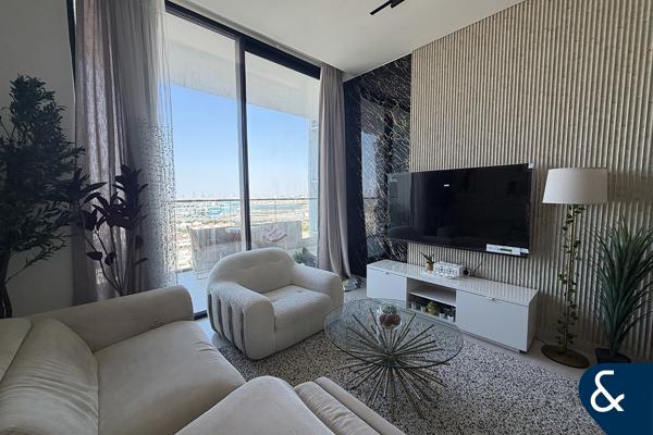 Pool View | 12 Cheques | Ready To Move In