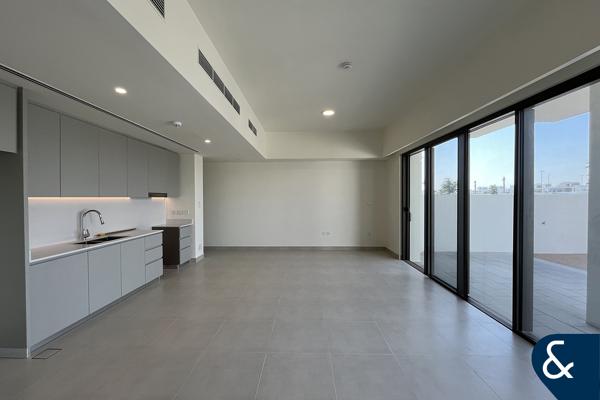 Single Row | Middle Kitchen | Close to Park