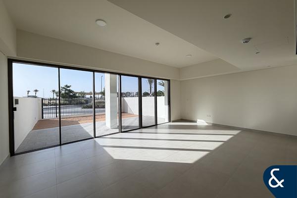 Single Row | Middle Kitchen | Close to Park