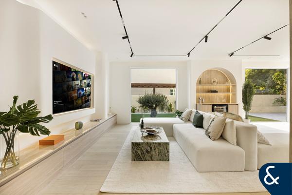 4 Bedrooms | Fully Upgraded | Exclusive