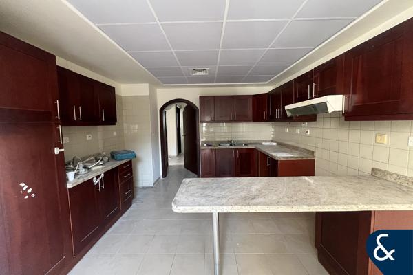 Lake View | Vacant | Well-maintained | 3 Bed