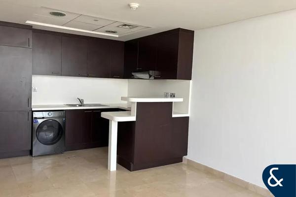 Studio | High Floor | Great Price | Vacant