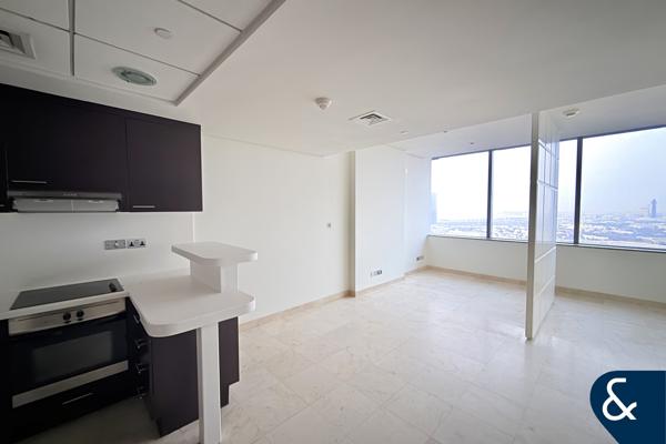 Studio | High Floor | Great Price | Vacant