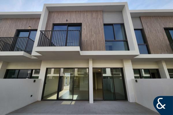 Sleek Style | Vacant | 3 Bed + Maids