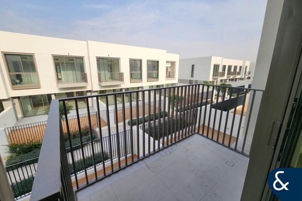 Close to Park | 3 Bed | Corner Kitchen