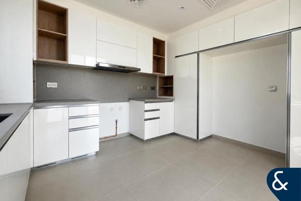4 Bed | Vacant | Brand New | Spacious
